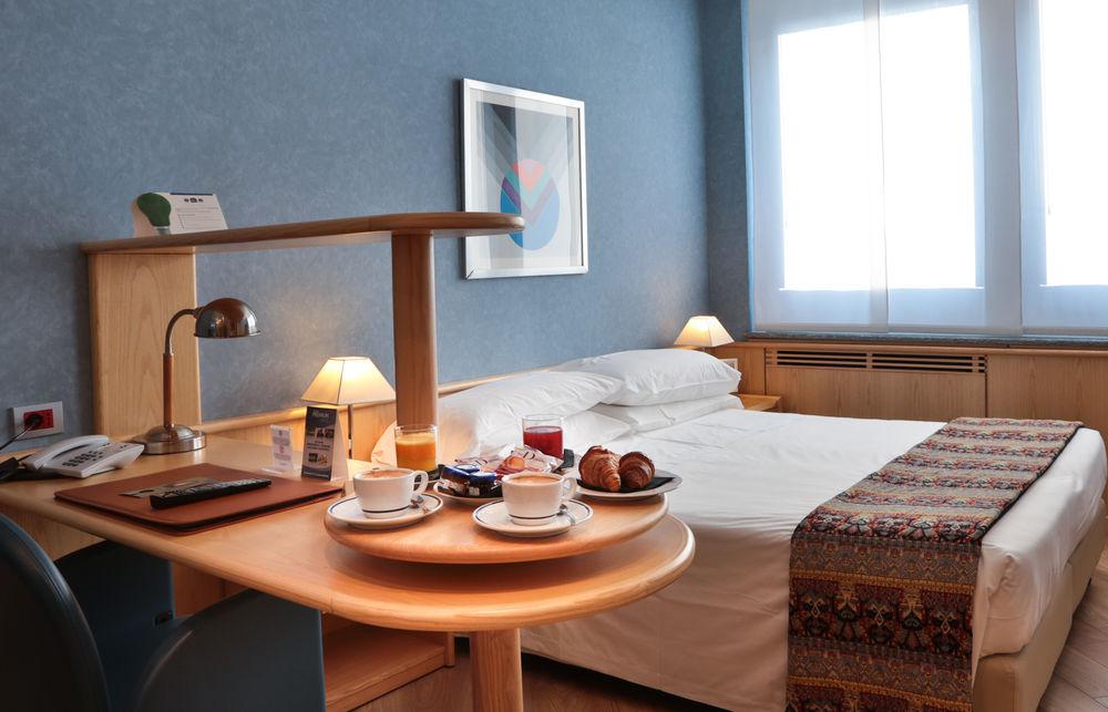 Western Executive And Hotel 4*