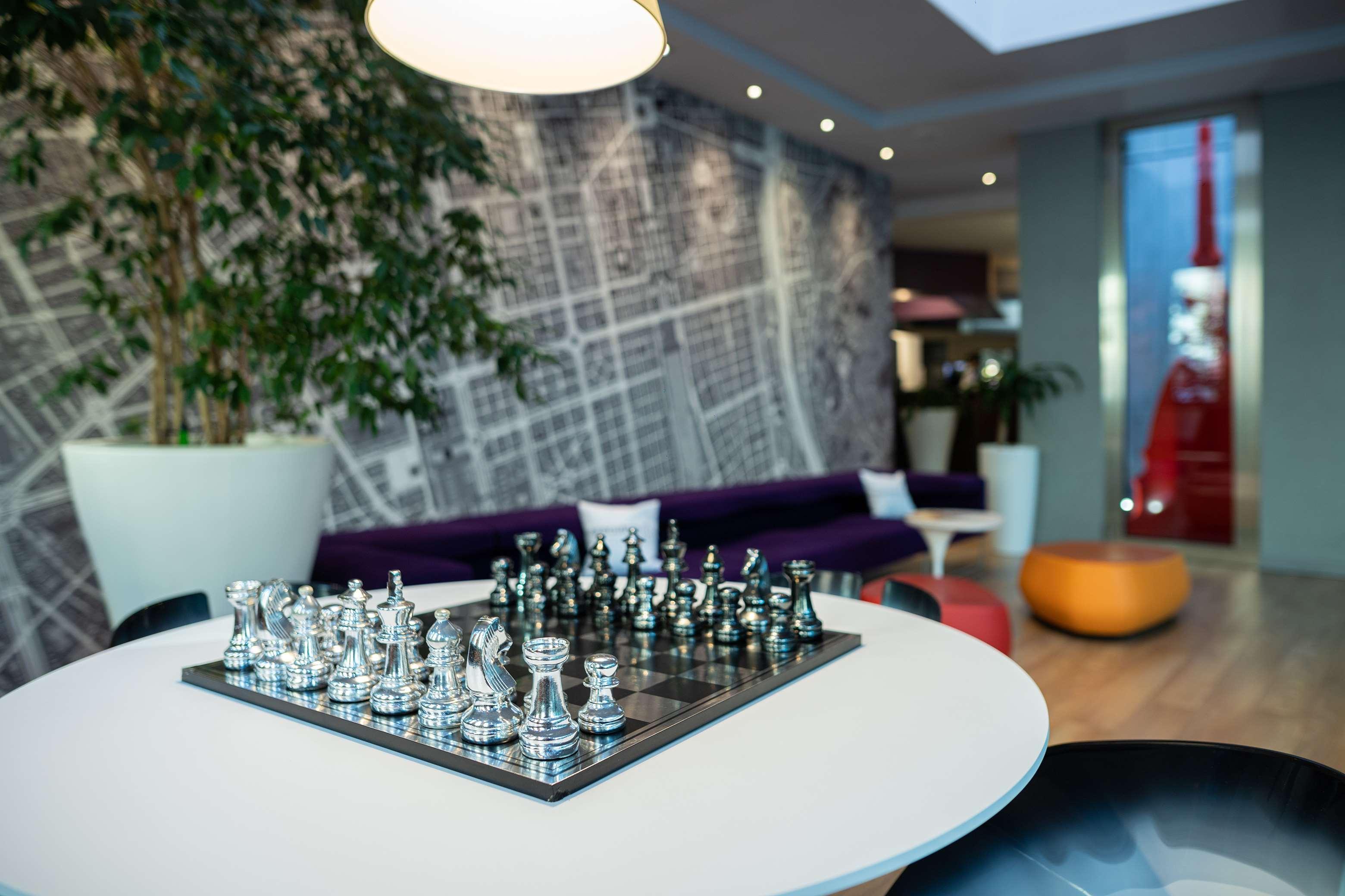 Western Executive Hotel&suites 4*