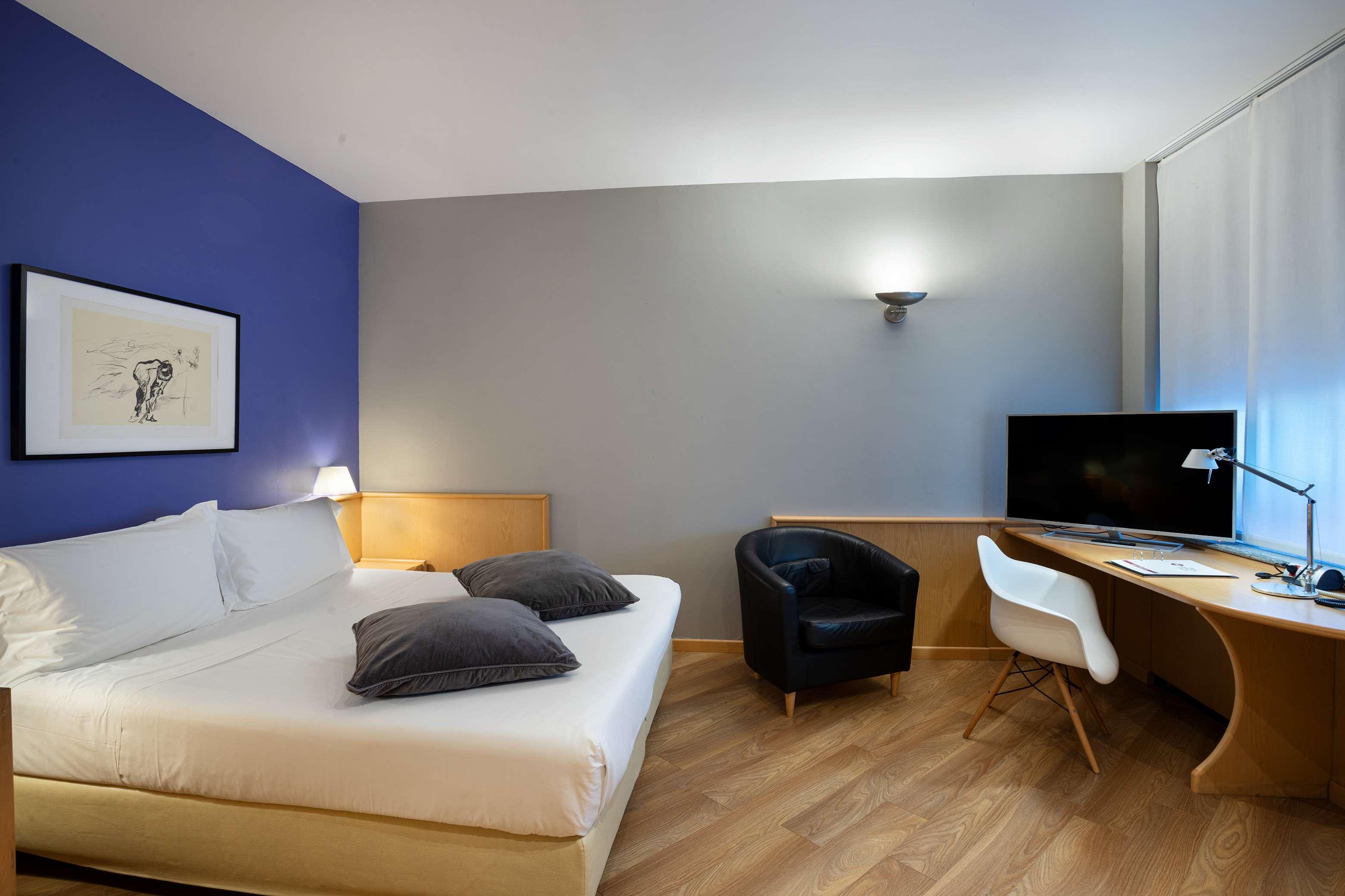 Western Executive Hotel&suites