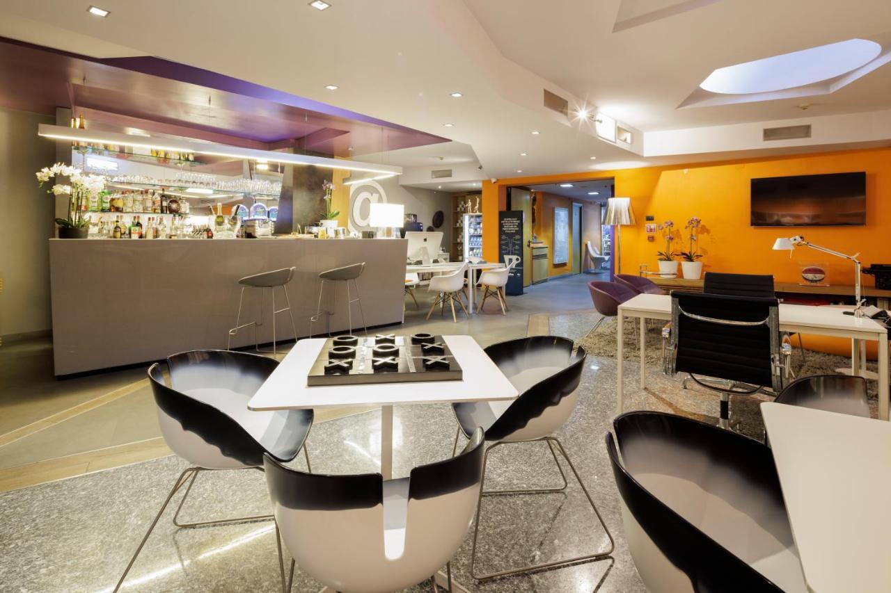 Western Executive Hotel&suites 4*