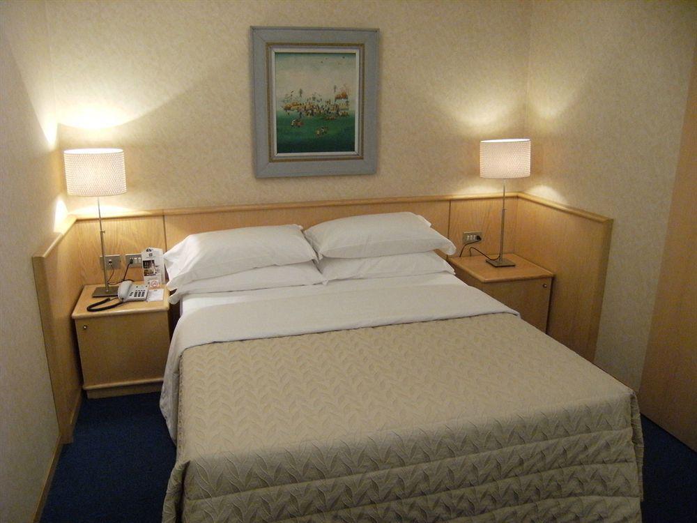 Western Executive Hotel&suites Hotel