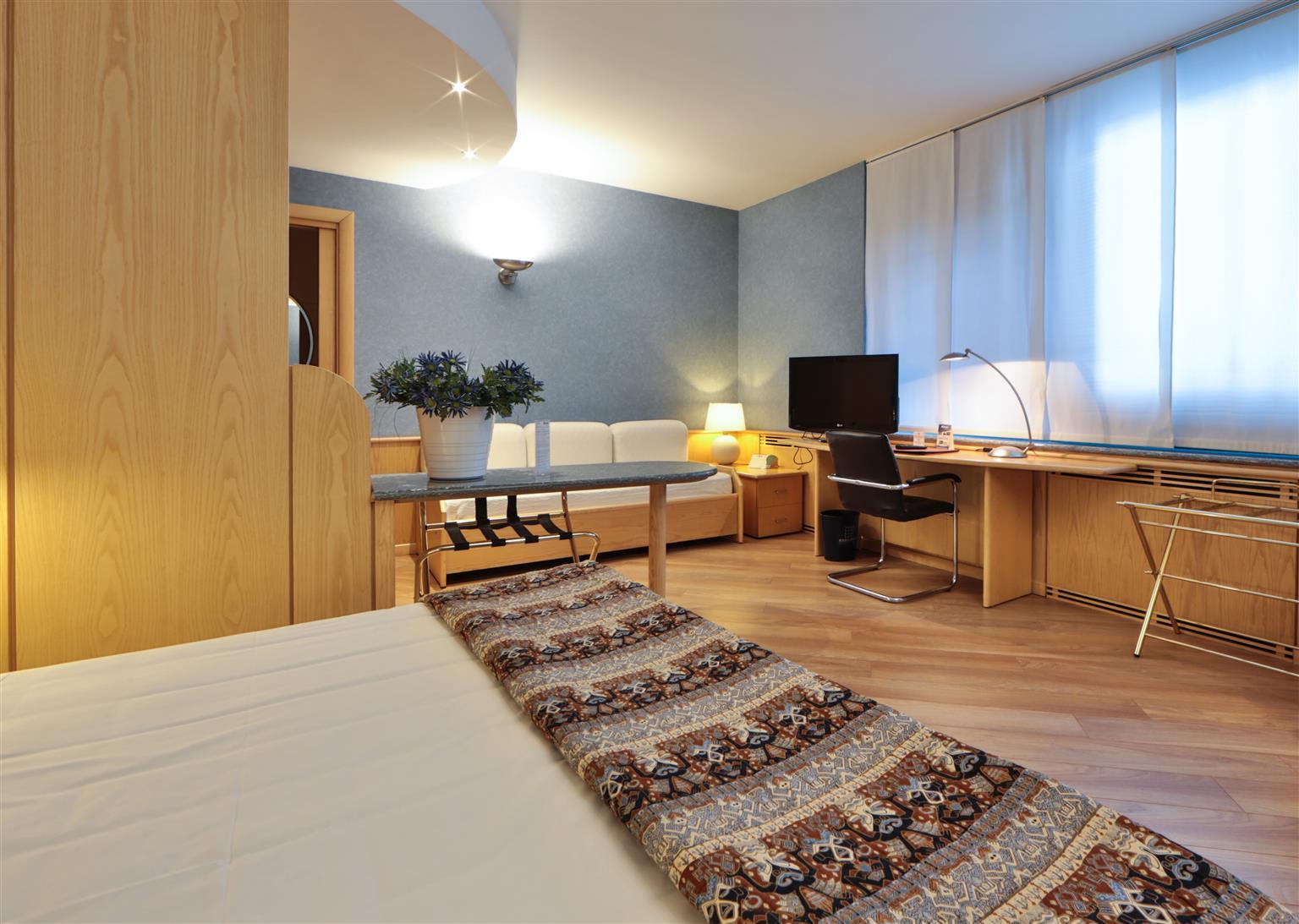 Western Executive And Hotel 4*